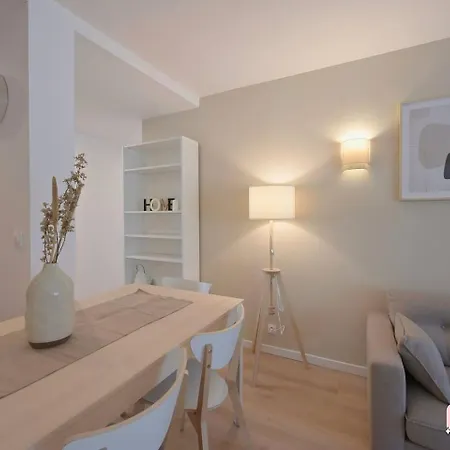 Propose Dans Un アパート ヴァランス